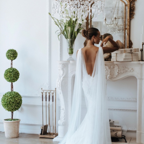 Ivory Cape Veil (chapel length) - Picture 2 of 4